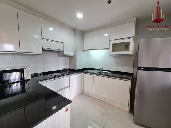 kitchen of Serene Place Sukhumvit 24