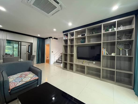 bedroom and living room of Setthasiri Krungthep Kreetha 2