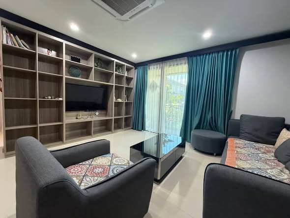 living room and bedroom of Setthasiri Krungthep Kreetha 2