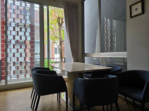 room interior of Siamese Blossom@ Fashion