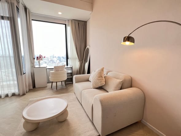 living room and bedroom of SIAMESE RAMA9 SITE OFFICE