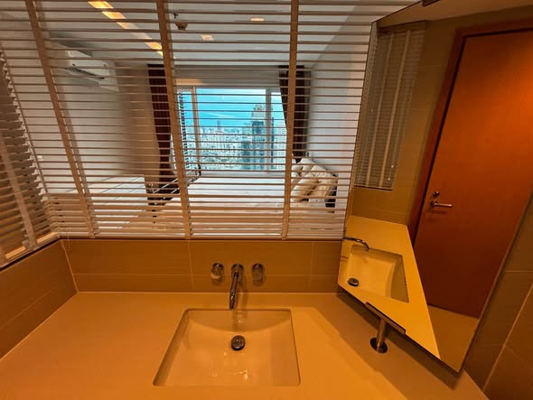 bathroom of Siri at Sukhumvit