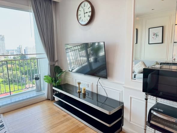 living room and bedroom of Siri at Sukhumvit
