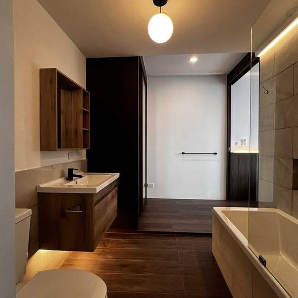 bathroom of Sky Walk Residences