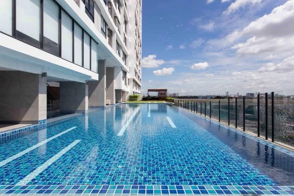 pool of Skyline Rattanathibet Condominium