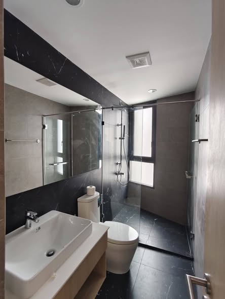 bathroom of Skyrise Avenue Sukhumvit 64