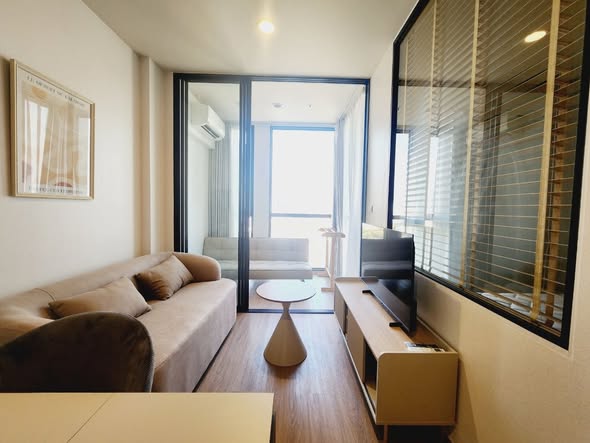 bedroom and living room and room interior of Skyrise Avenue Sukhumvit 64