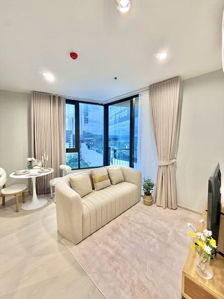 living room of Skyrise Avenue Sukhumvit 64