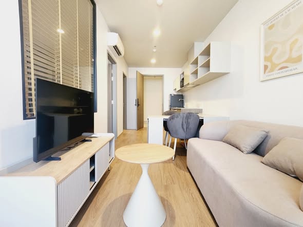living room of Skyrise Avenue Sukhumvit 64