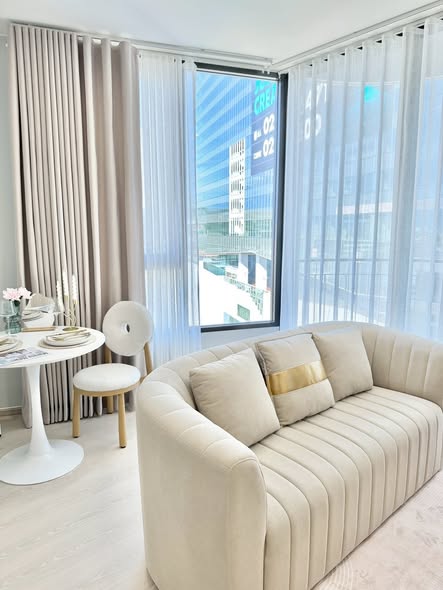living room of Skyrise Avenue Sukhumvit 64