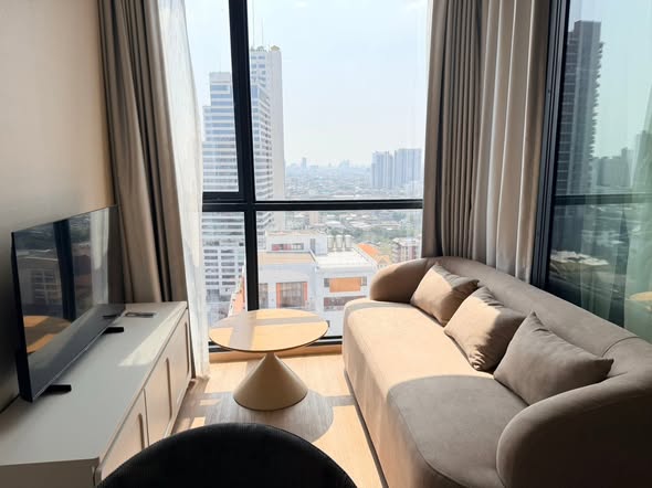 living room and bedroom of Skyrise Avenue Sukhumvit 64