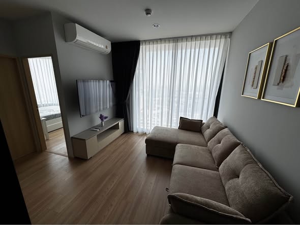 living room and bedroom of Skyrise Avenue Sukhumvit 64