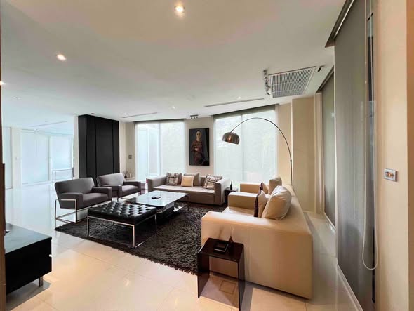 living room of Soi Mu Ban Golden Nakhara On Nuch 65