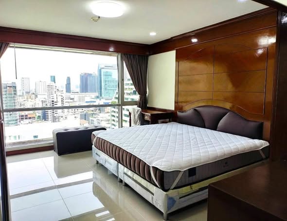 bedroom of Sukhumvit Suite