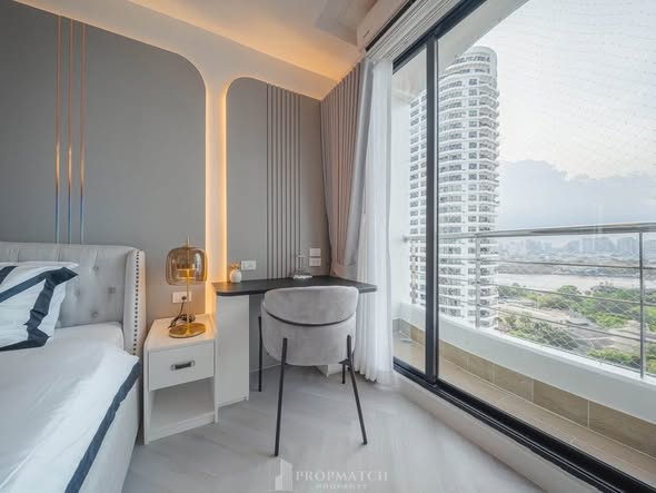 bedroom of Supalai Casa Riva condo
