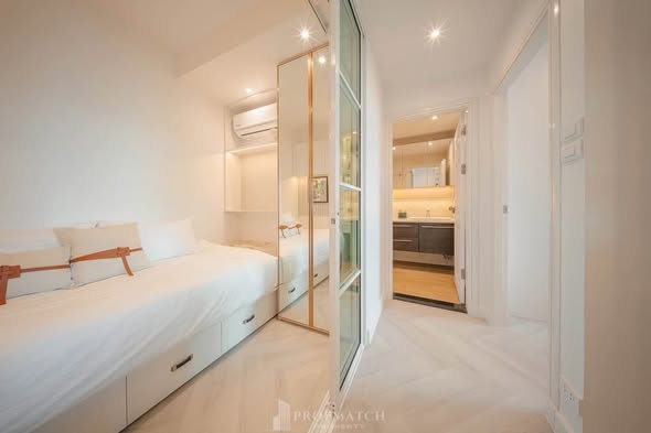 bedroom and room interior of Supalai Casa Riva condo