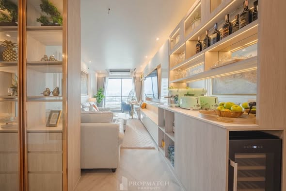 Supalai Casa Riva condo