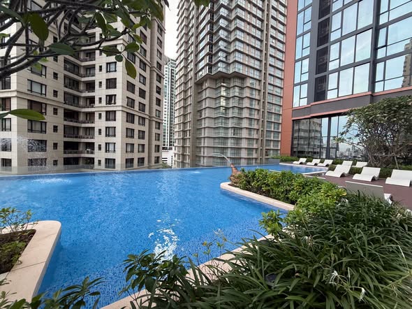 pool of Supalai Icon Sathon