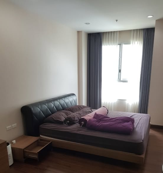 bedroom of Supalai Lite Sathorn-Charoenrat Condo