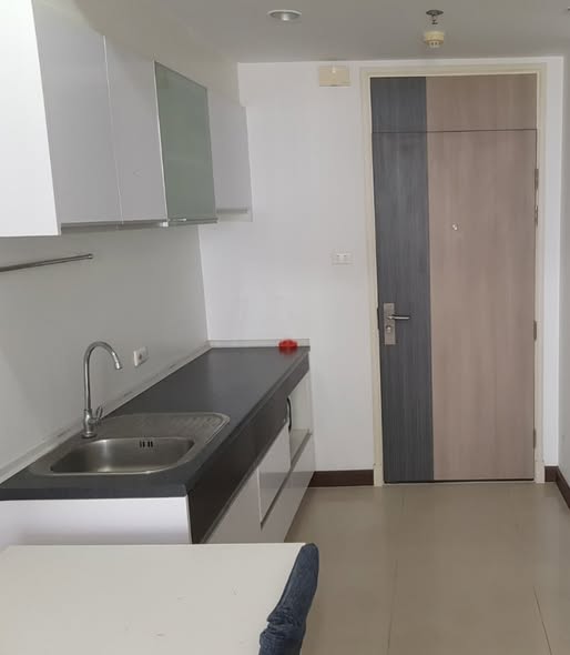 Supalai Lite Sathorn-Charoenrat Condo