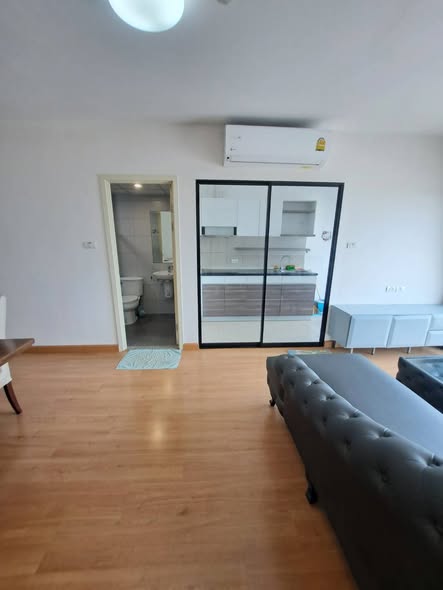 room interior of Supalai Loft Chaeng Watthana