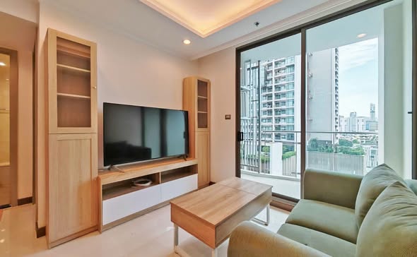 living room and bedroom of Supalai Oriental Sukhumvit 39