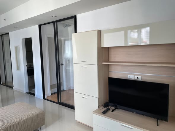 room interior and kitchen of Supalai Premier Place Asok