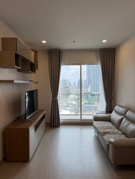 bedroom and living room of Supalai Premier Si Phraya-Sam Yan