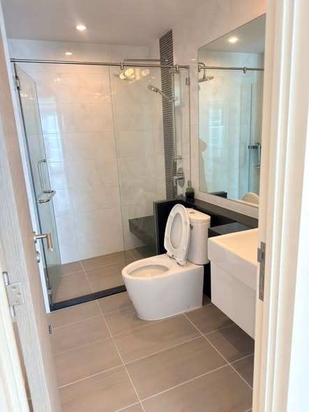 room interior and bathroom of Supalai Riva Grande Rama 3 ศุภาลัย ริวา แกรนด์ พระราม 3