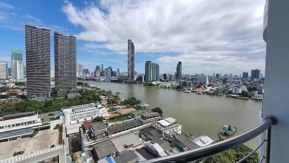 Supalai River Place