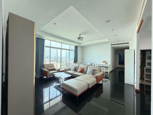 living room and bedroom of Supalai Wellington