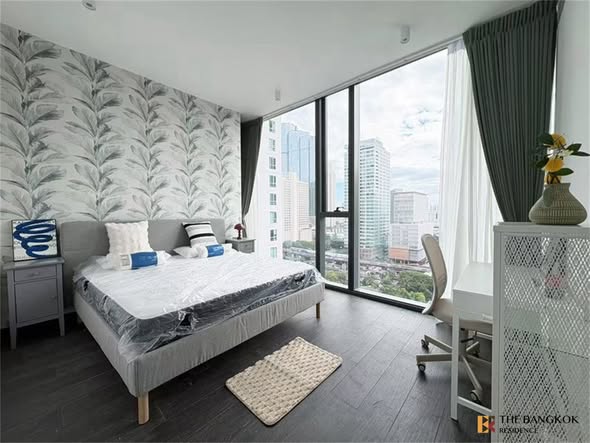 bedroom of Tait Sathorn 12