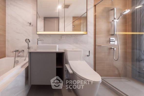 bathroom of TAKA HAUS ทากะ เฮาส์