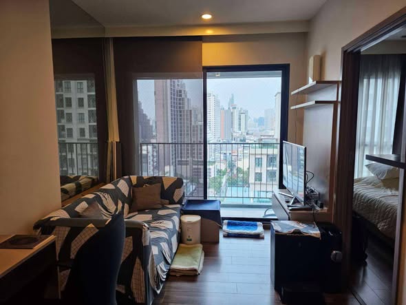 living room and bedroom of Teal Sathon-Taksin