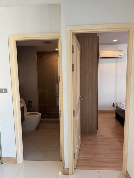 room interior of THE ACE EKAMAI
