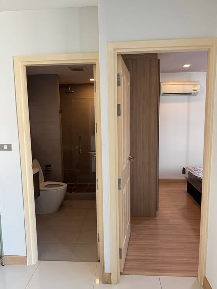 room interior of THE ACE EKAMAI