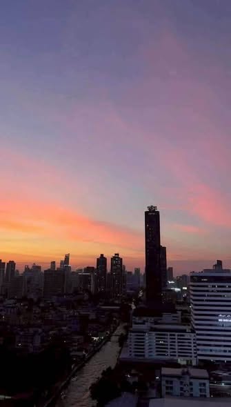 THE BASE Phetchaburi-Thonglor เดอะ เบส เพชรบุรี – ทองหล่อ