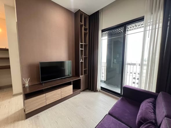 bedroom and living room of The Capital Condo Ekkamai-Thong Lo