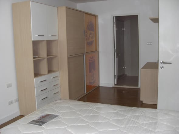 bedroom of The Clover
