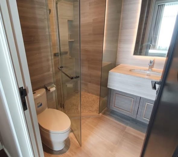 room interior of The Diplomat 39