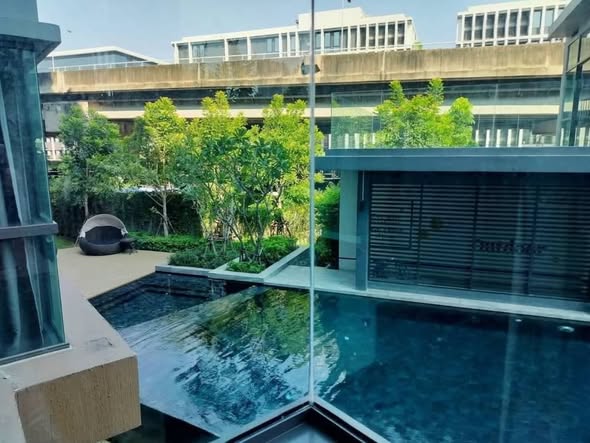 pool of The Excel Hideaway Sukhumvit 71