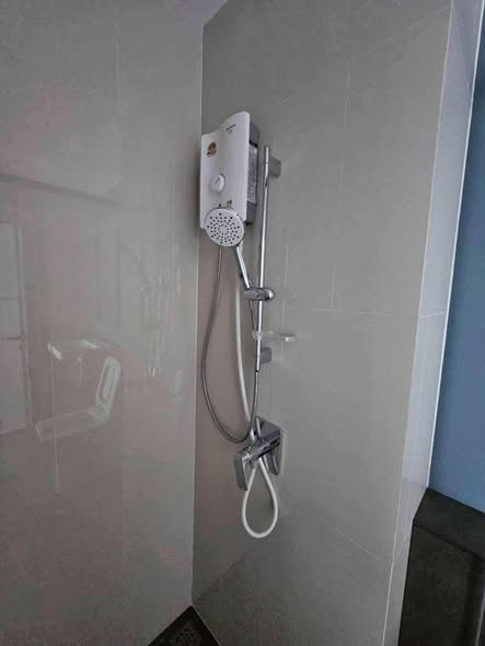 bathroom of The Key MRT Phetkasem 48