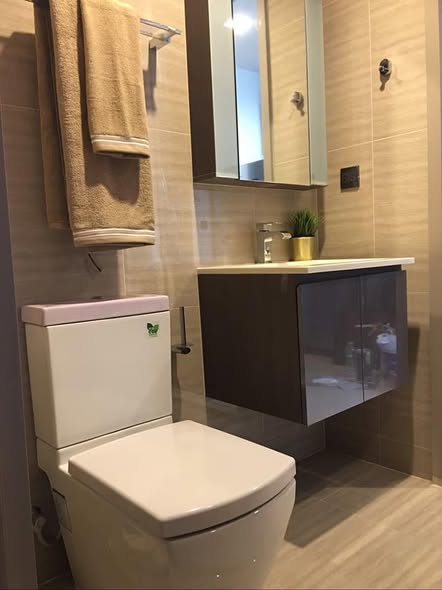 bathroom of THE LINE Asoke-Ratchada