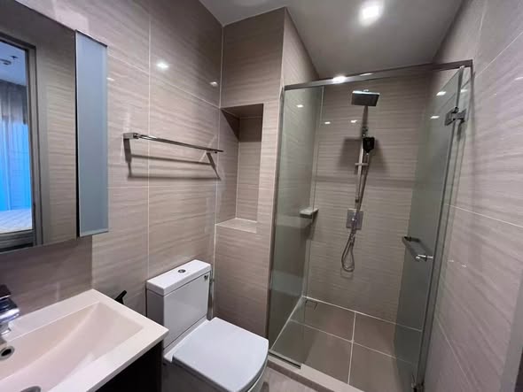 room interior and bathroom of THE LINE Asoke-Ratchada