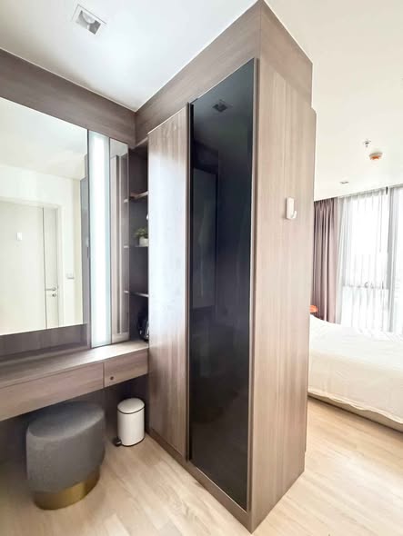 bedroom and room interior of THE LINE Phahon-Pradipat