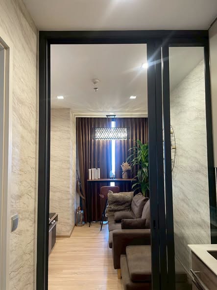 room interior of THE LINE Phahon-Pradipat