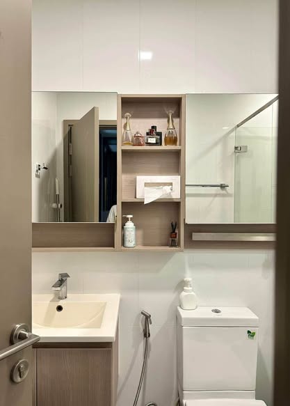 bathroom of THE LINE Wongsawang