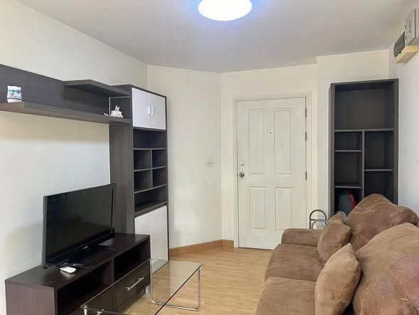 living room of The Link Sukhumvit 50