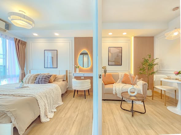bedroom of The Log 3 Condominium