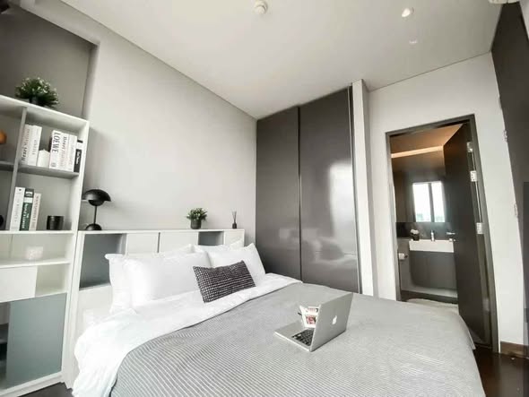 bedroom of The Lumpini 24